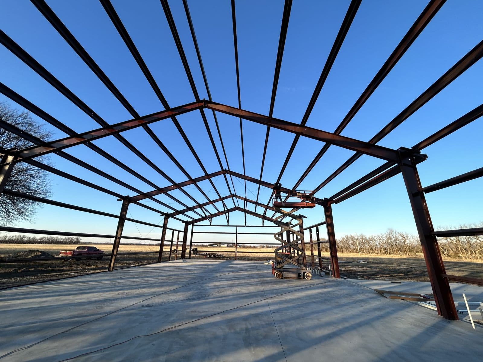 50 × 100 Rigid I-Beam Steel Building